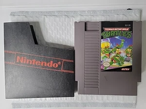 Teenage Mutant Ninja Turtles - Nintendo Entertainment System Juego NES 1985 - Imagen 1 de 4