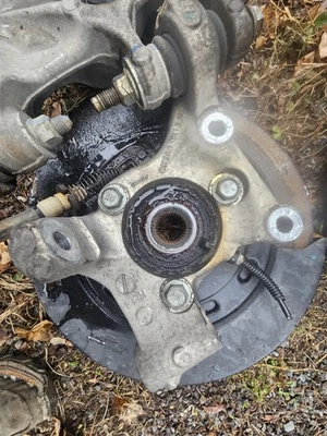 Passenger Right Rear Suspension Knuckle from 2011 GMC ACADIA 12160177 - Image 1 of 4