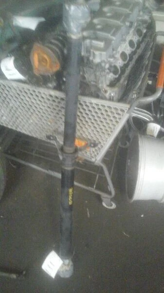 2010 AUDI A5 REAR DRIVE SHAFT 4.2 LITER AUTOMATIC TRANSMISSION FIT 08-12 AUDI S5 - Image 1 of 4