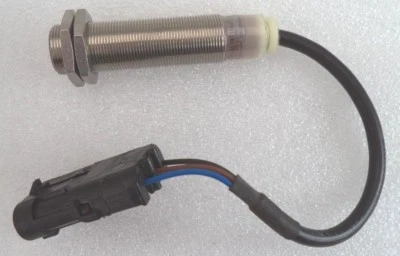 Eaton High-Performance 3-wire E57-Series Proximity Sensor, p/n E57LAL18T111-Z - Image 1 of 4