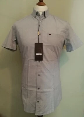 Gucci Button Down Shortsleeve Slim Fit shirt Grey Size 39/15.5 Made in Italy  - Image 1 of 4