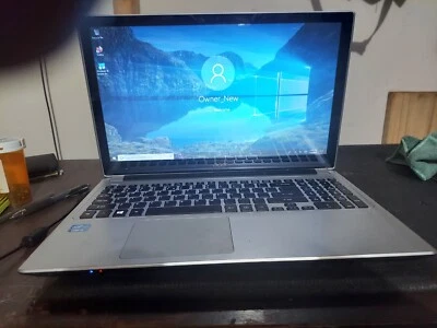 Acer Aspire v5-571P, i5 touch 6 GB RAM, 500 GB HDD Win 10 - Image 1 of 4