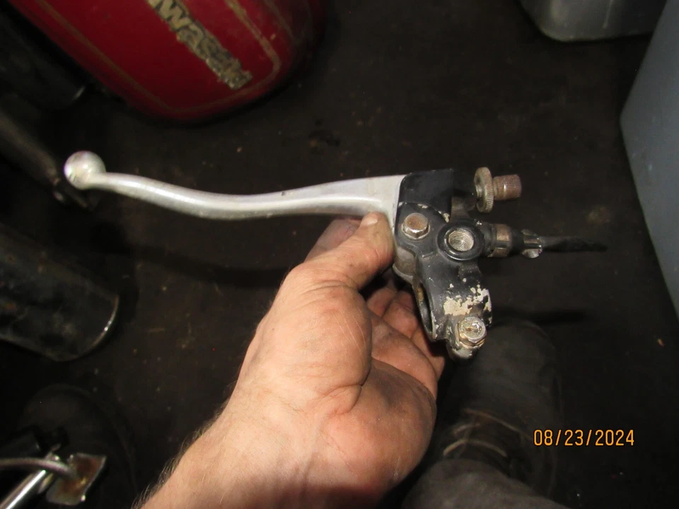 Kawasaki KZ1100 1982 A EMBRAGUE PERCHA Y PALANCA Foto 1 de 1