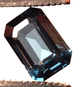 6,35 Cts. Piedra preciosa natural certificada con forma de esmeralda de topacio azul de Londres - Imagen 1 de 4