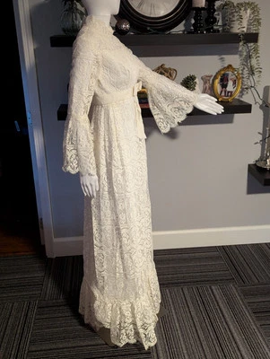 Vestido de novia vintage ILGWU años 60 70 cuello alto encaje mangas campana BOHO modesto Foto 1 de 4