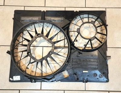 Cubierta del ventilador de refrigeración VW Toureg Porsche Cayenne Audi Q7 2003-10 7L0121203 Foto 1 de 4
