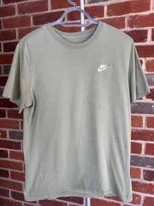 Nike T-Shirt Light Green - Women’s Medium - FAIR Condition - Picture 1 of 18