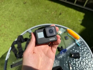 GoPro Hero 7 Black Action Camera Bundle (Accessories, 2 Batteries & More) - Picture 1 of 23