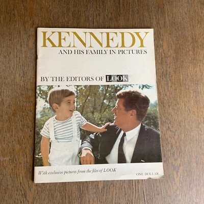 Vintage Kennedy And His Family In Pictures Magazine 1963 By The Editors Of Look Foto 1 de 4