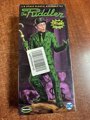 Moebius 1:8 THE RIDDLER Batman Classic TV Series Figure Model Kit #954 - Image 1 of 2