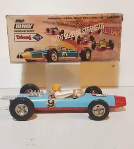 Triang Hiway Le Mans Voiture Course Metal Diecast boite - Foto 1 di 10