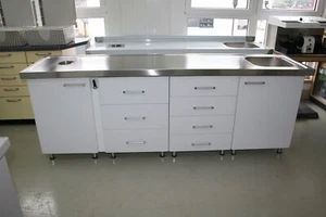 Gipstheke Gipszeile Gipstisch mit Edelstahlarbeitsplatte NEU WB Rechts - Bild 1 von 1