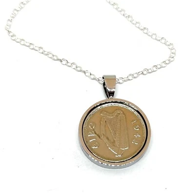 Premium Solido Rotondo Placcato Argento Montatura Ciondolo Irish 3 Penny 1942 - Immagine 1 di 2