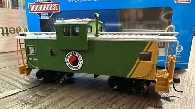 Athearn RND HO Scale RND1360 Wide Vision Caboose Northern Pacific #10401 RTR - Image 1 of 4