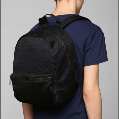 NUEVA Mochila Urban Outfitters Plumas Malla Fina Negro Azul Correas Ajustables T-1 Foto 1 de 4