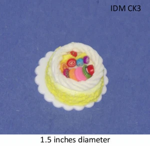 Gelber mattierter Kuchen im Maßstab 1:12 Puppenhaus Miniaturen Dessert Küche Party - Bild 1 von 1