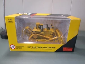 CAT (CATERPILLAR) D11R Carry Dozer track type tractor 1:50 scale model 55025v - Picture 1 of 5