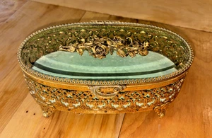 Vintage Oval Gold Filigree Ormolu Jewelry box, hinged lid, gilted floral bouquet - Picture 1 of 6
