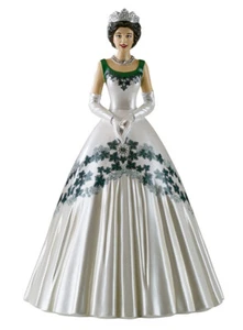 Queen Elizabeth II Royal Figurine - Maple Leaf of Canada The Hamilton Collection - Picture 1 of 3