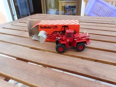 O & K Radlader L 25 mit Ladeschaufel, Cursor Nr.: 1173, mit OVP, M = 1 : 50. - Bild 1 von 4