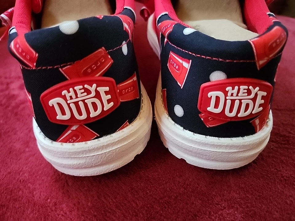 Zapatos Tenis Hey Dude Solo Cup Wally Funk Talla 10 EE. UU. Para Hombres Nuevos con Etiqueta Foto 1 de 4