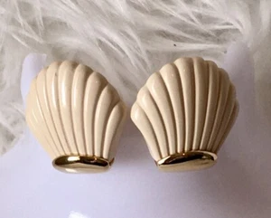 Vintage Napier Large Lucite Shell Cream Gold Tone Earrings - Picture 1 of 10
