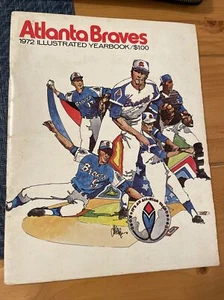 1972 Atlanta Braves Illustrated Yearbook Magazine Book Hank Aaron - Picture 1 of 4