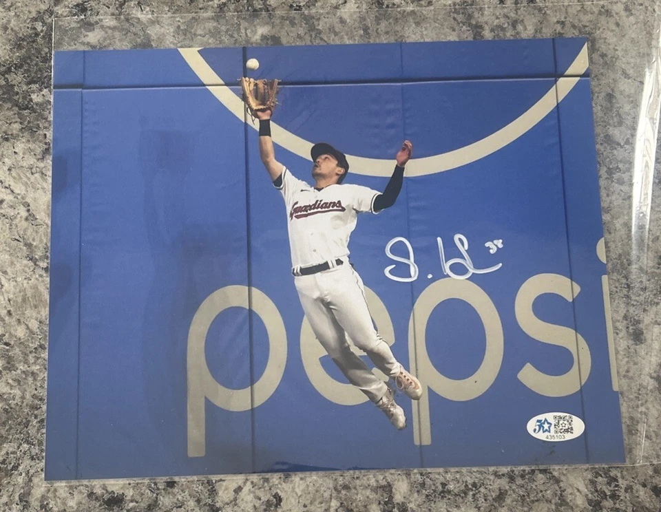 Foto autografiada de Steven Kwan 8x10 con certificado de autenticidad Cleveland Guardians foto autografiada Foto 1 de 2