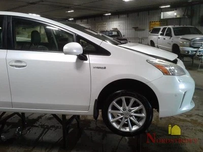 2014 Toyota Prius Front Door Right Foto 1 de 4