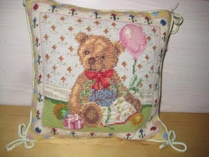 Katha Diddel Nadelkissen 10 Zoll Teddybär Volkskunst Wolle Samt Rücken EUC - Bild 1 von 5