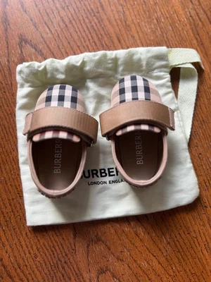 Burberry unisex baby shoes size EU19 - Image 1 of 4