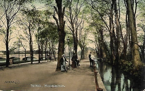 Musselburgh, East Lothian - Mall - Valentines postcard c.1905-10 - Picture 1 of 2