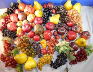 Big Lot VTG Artificial Fruit & Vegetables Lifelike 60 + MCM Apples Pears Grapes - Picture 1 of 15