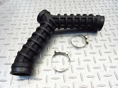 2016 08-16 Moto Guzzi V7 II pedra OEM entrada de ar acelerador duto de borracha - Imagem 1 de 4