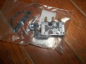 New Festo Roller Lever Valve R/O-3-PK-3 Festo 10748 R/0-3-PK-3 - Picture 1 of 3