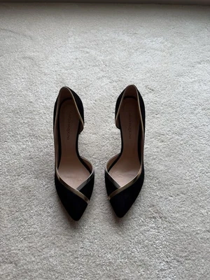 Mujer Tacón Alto 38 (US 7.5) Foto 1 de 4