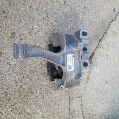 22 - 24 VOLKSWAGEN JETTA TAOS MONTAJE MOTOR LADO DERECHO SOPORTE OEM Foto 1 de 4