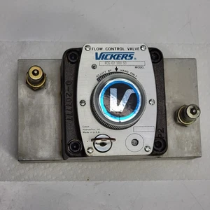 VERY LOW HOURS - VICKERS FCG 02 300 50 FLOW CONTROL VALVE WITH LOCK & KEY - Picture 1 of 24