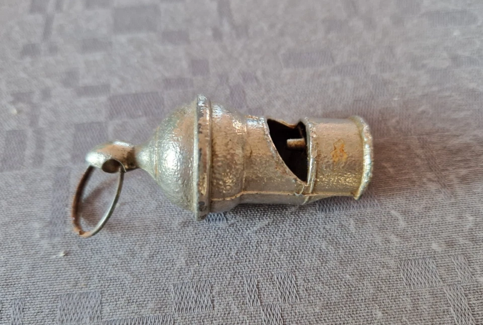 ANCIEN SIFFLET CHROME MILITAIRE - 14/18 - WW 1 ? - Photo 1/3