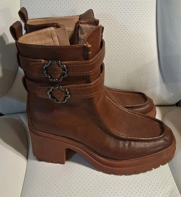 Sam & Libby Mujer’s Talla 11 Botas Marrón Chiara Tacón Grueso Hebilla Imitación Cuero Boho Foto 1 de 4