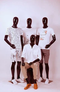 Abstrakt Hautfarbe in Glanz männliche Schaufensterpuppe schwarze Figur Egghead - Bild 1 von 4
