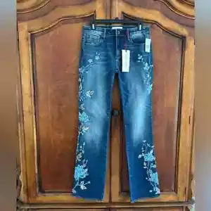 NWT NEW Gorgeous Driftwood Embroidered Kelly Jeans Size 28 - Picture 1 of 4