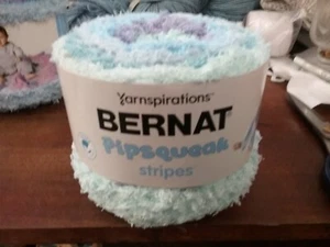 Bernat Pipsqueak Stripes Garn Boxcar #60009 blau, aqua, lila, grün, Seaform 9,8 Unzen - Bild 1 von 3
