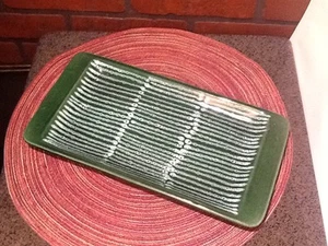 Keramik Tablett/Teller - Rumpfstil - grün mit weiß - Vintage - Bild 1 von 4