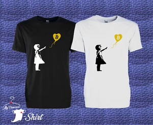 MÄDCHEN T-SHIRT VON BANKSY MIT BALLON BITCOIN GOLD WEISS SCHWARZ GESCHENKIDEE - Bild 1 von 3