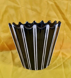 Rare Sylvac Raphique Black And White Striped Coronet Style Planter/ Vase C1960's - Picture 1 of 11