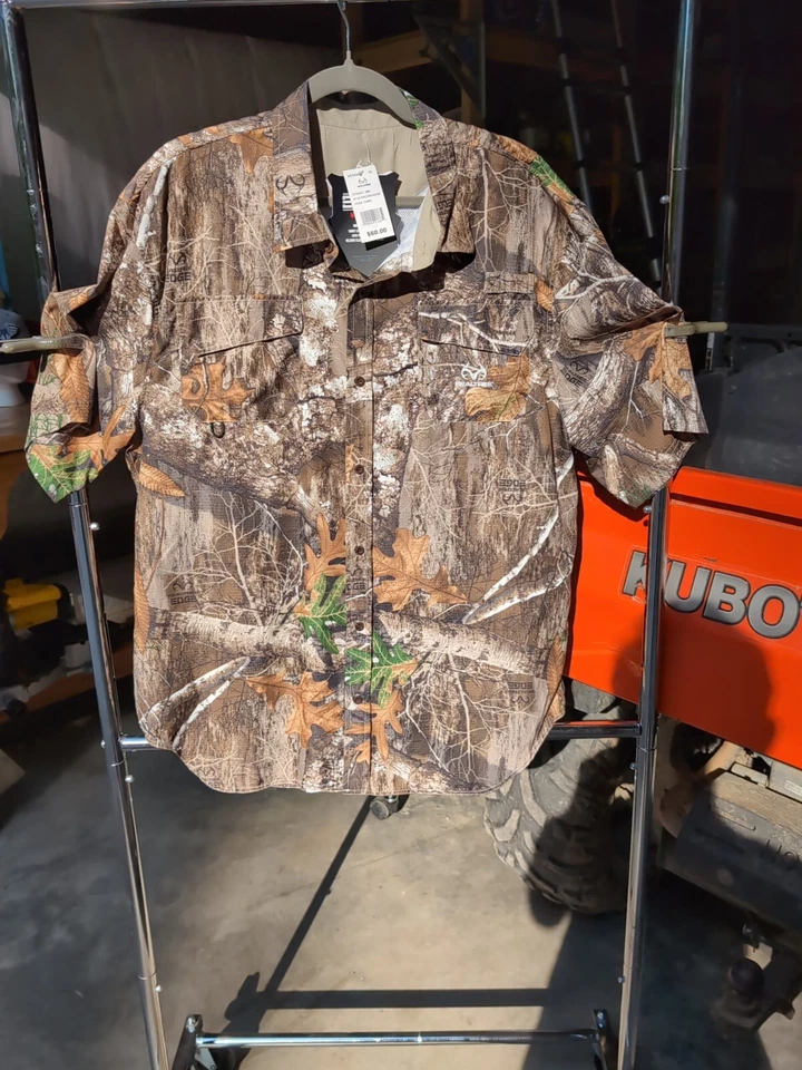 Men's Edge Realtree Camo X-Large Short Sleeve Front Pockets NWT - Image 1 of 4