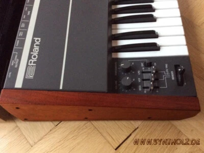 Seitenpaneele für Roland Juno-106, Juno-X,-MKB-200, -Jupiter Kiwi-06 aus Meranti - Bild 1 von 4