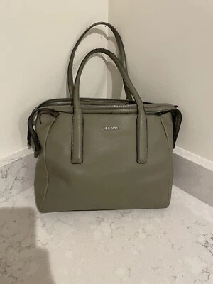 Bolso de hombro Olive Nine West Foto 1 de 4