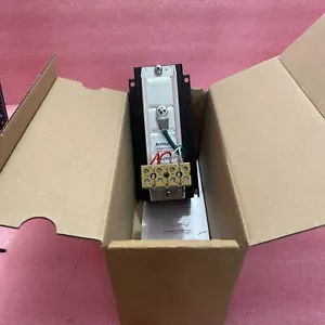 LENZE BRAKE RESISTOR 200 OHMS NO. ERBM200R100W - Picture 1 of 8